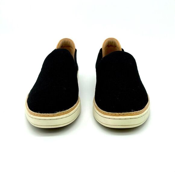 UGG Sammy Slip On - Picture 2 of 9